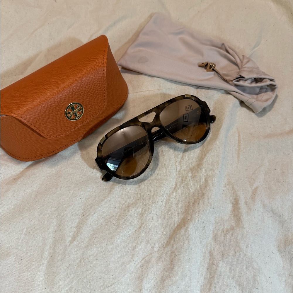 Tory Burch Tortoise Shell Sunglasses with Tan Case